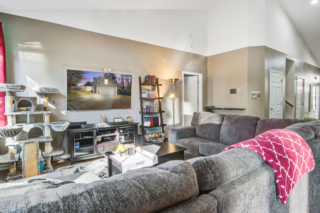 2995 Pocasset Circle Photo 10