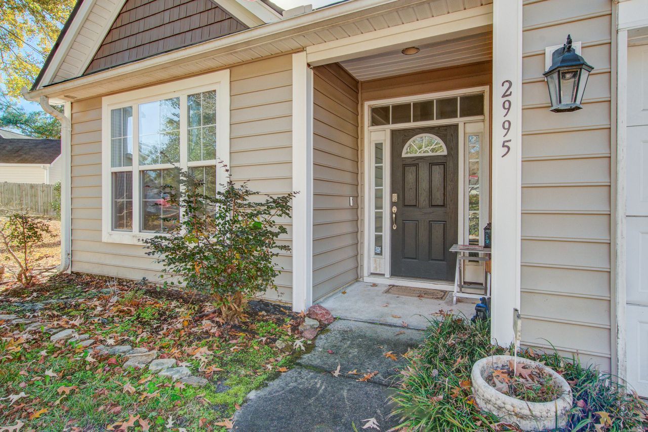 2995 Pocasset Circle Photo 4