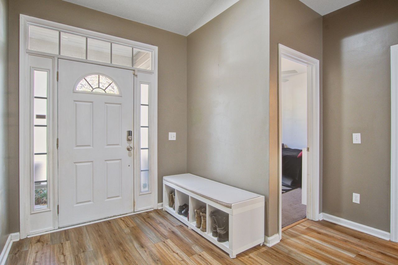 2995 Pocasset Circle Photo 9