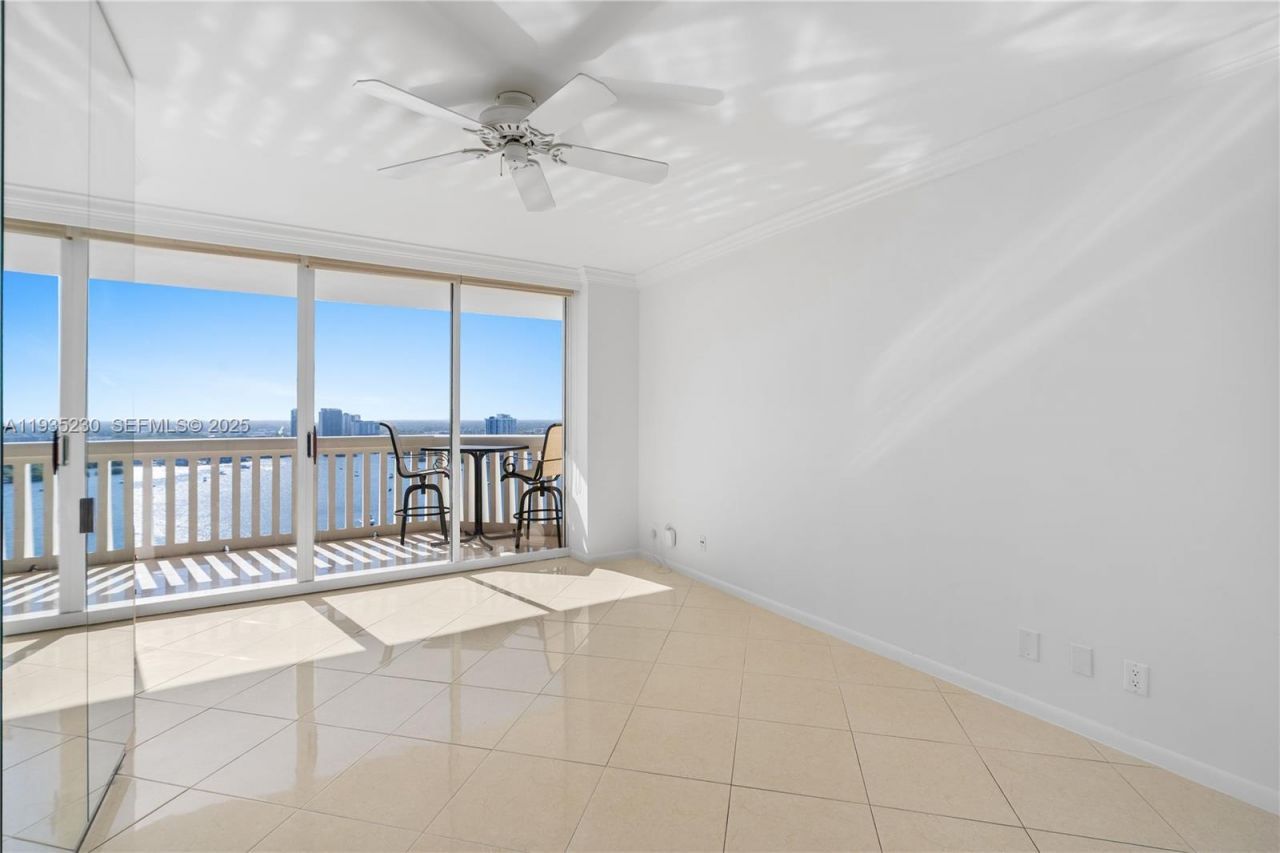 1000 W Island Blvd, Unit 3002, Aventura, FL 33160 Photo