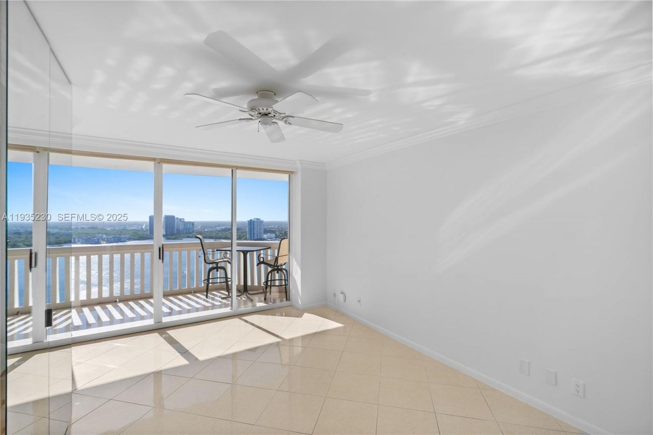 1000 W Island Blvd, Unit 3002, Aventura, FL 33160 Photo