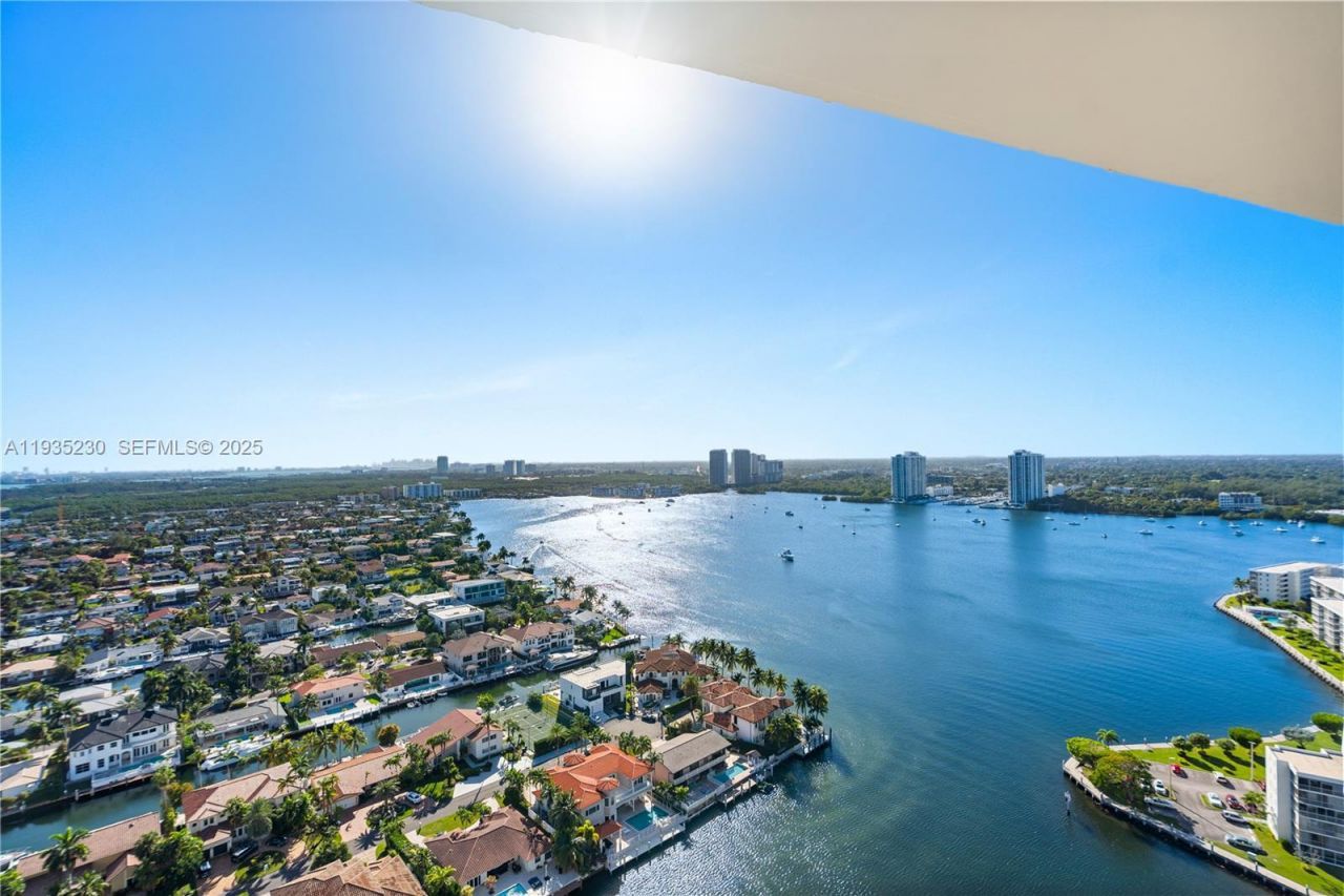 1000 W Island Blvd, Unit 3002, Aventura, FL 33160 Photo