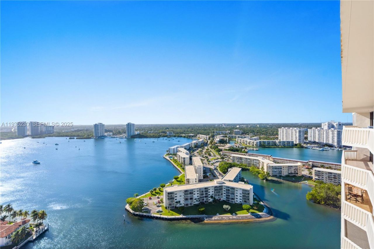 1000 W Island Blvd, Unit 3002, Aventura, FL 33160 Photo