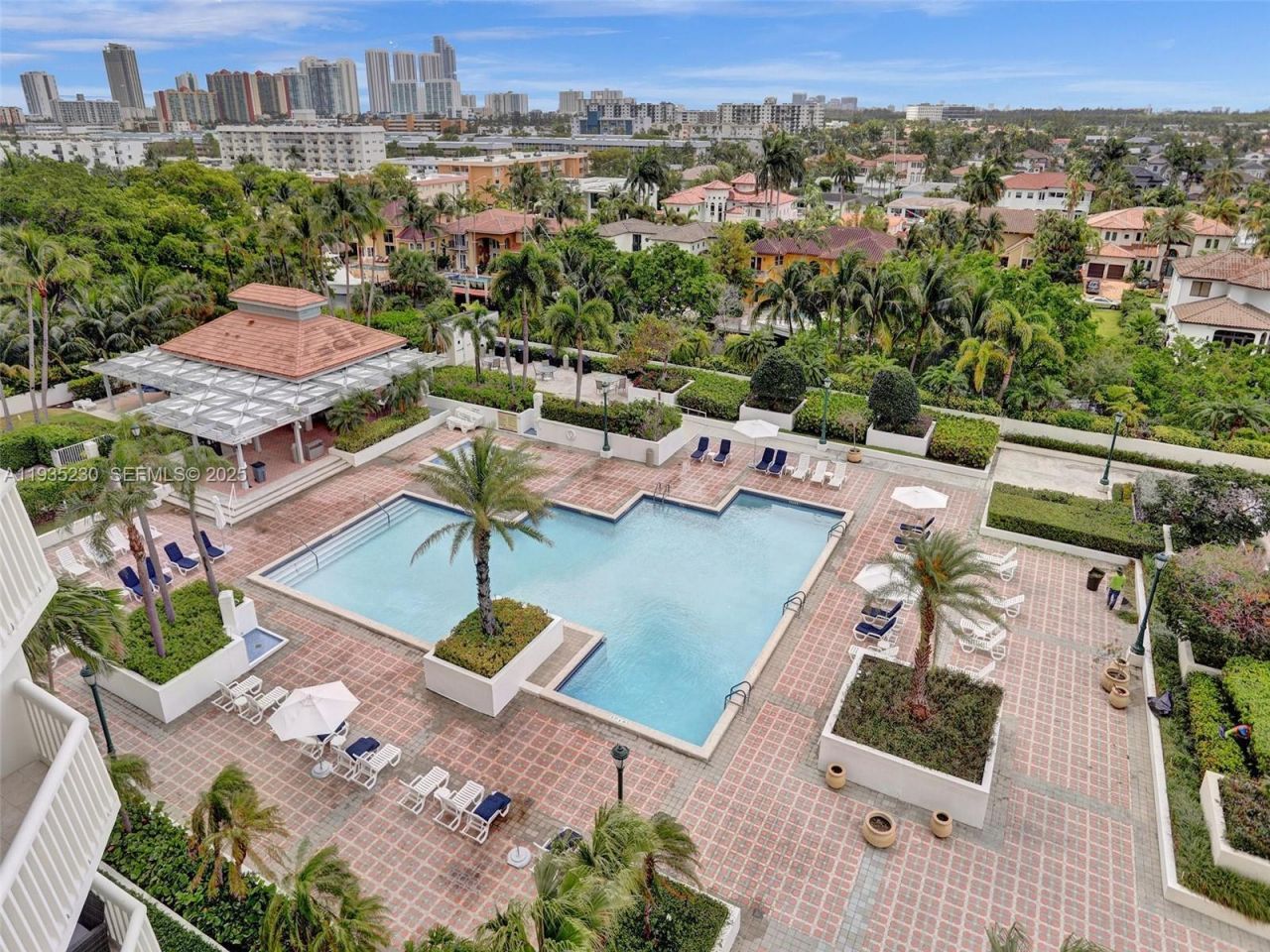 1000 W Island Blvd, Unit 3002, Aventura, FL 33160 Photo