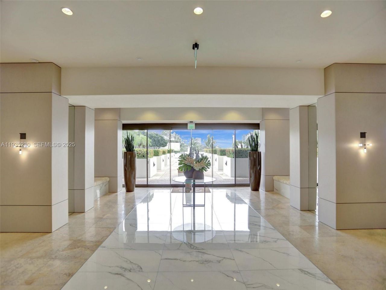 1000 W Island Blvd, Unit 3002, Aventura, FL 33160 Photo