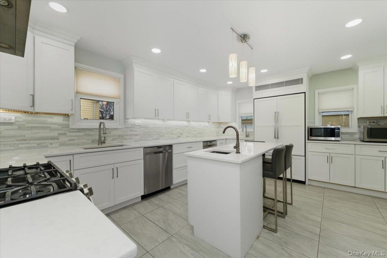 422 Cedarhurst Avenue, Cedarhurst, NY 11516 Main Photo