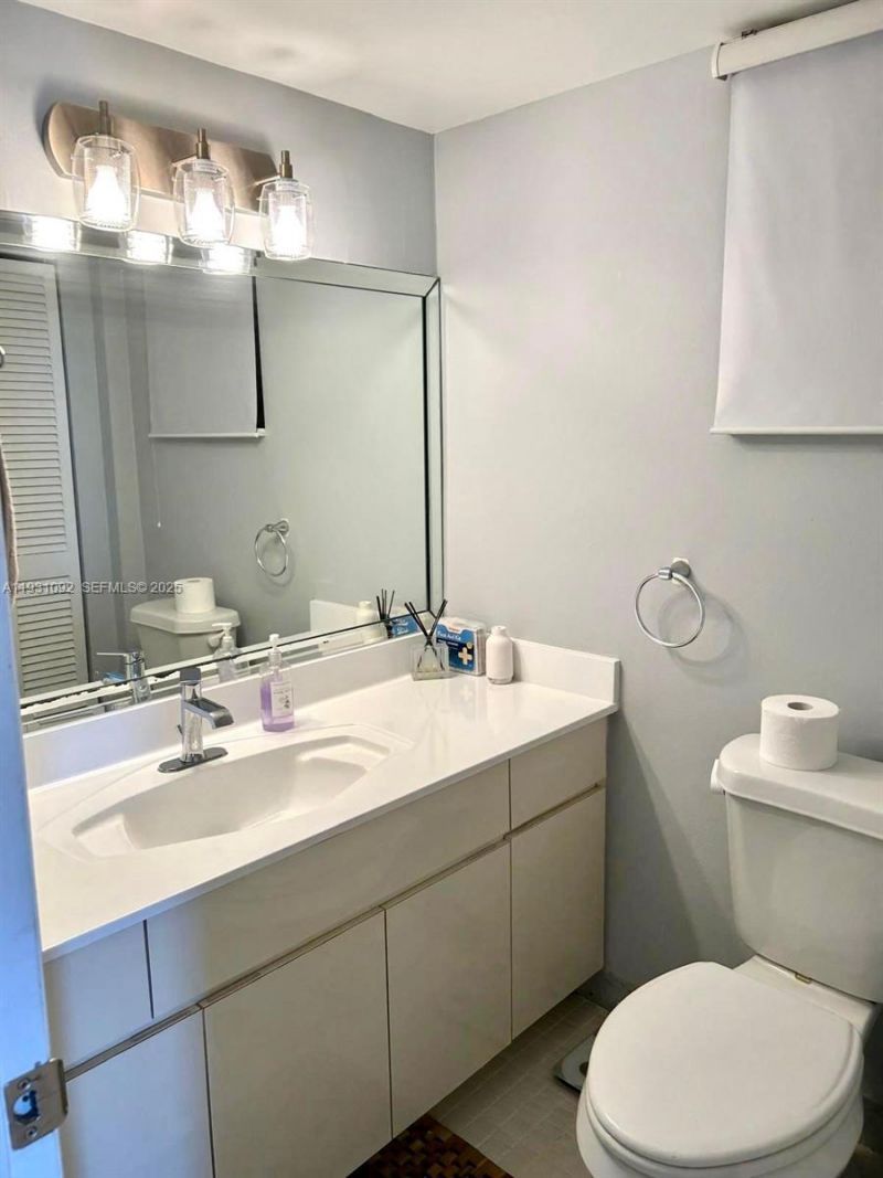 750 N Ocean Blvd, Unit 1106, Pompano Beach, FL 33062 Photo