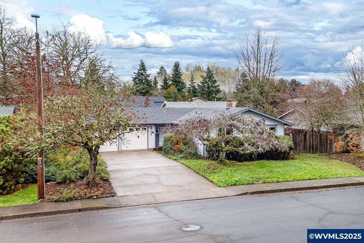 961 NW Ironwood Av, Corvallis, OR 97330 Main Photo