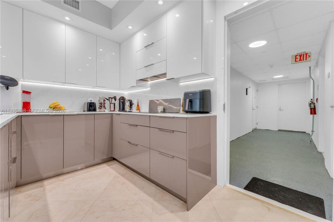 3101 S Ocean Dr, Unit 606, Hollywood, FL 33019 Photo