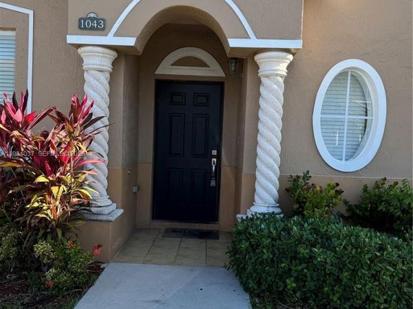 1043 SE 23rd Ave, Homestead, FL 33035