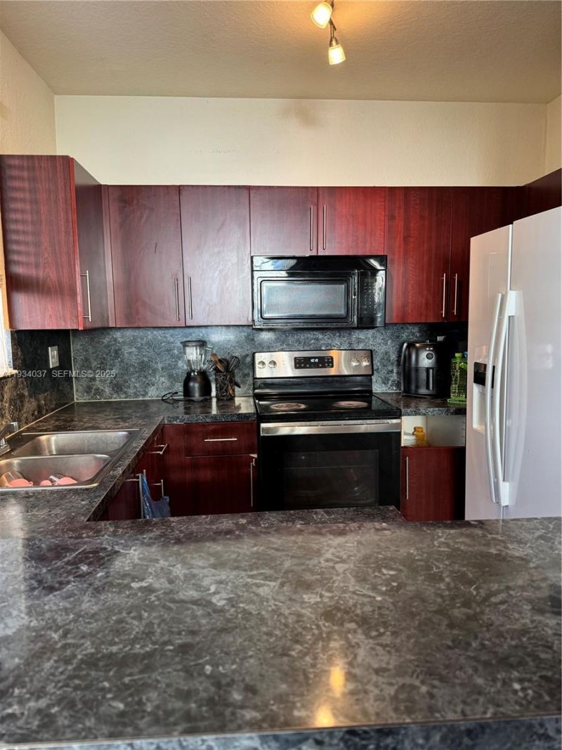 1043 SE 23rd Ave, Homestead, FL 33035 Photo