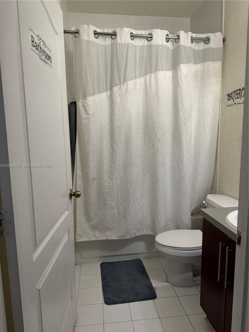 1043 SE 23rd Ave, Homestead, FL 33035 Photo