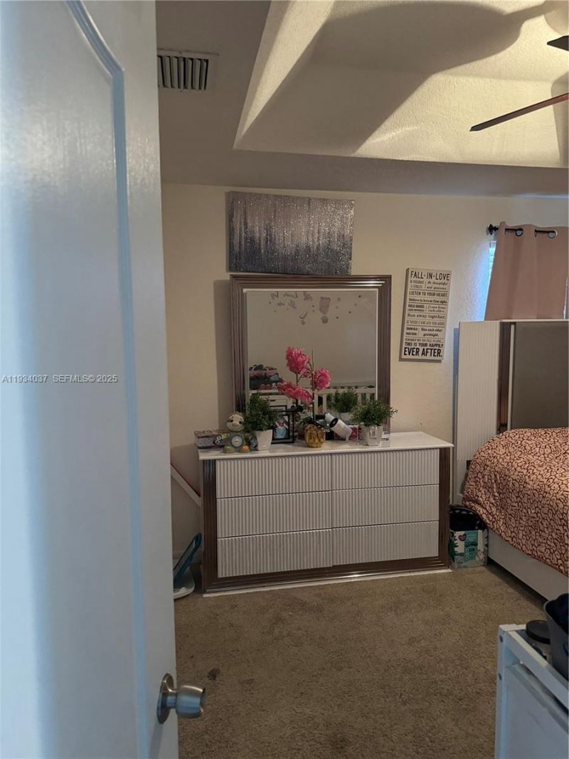 1043 SE 23rd Ave, Homestead, FL 33035 Photo