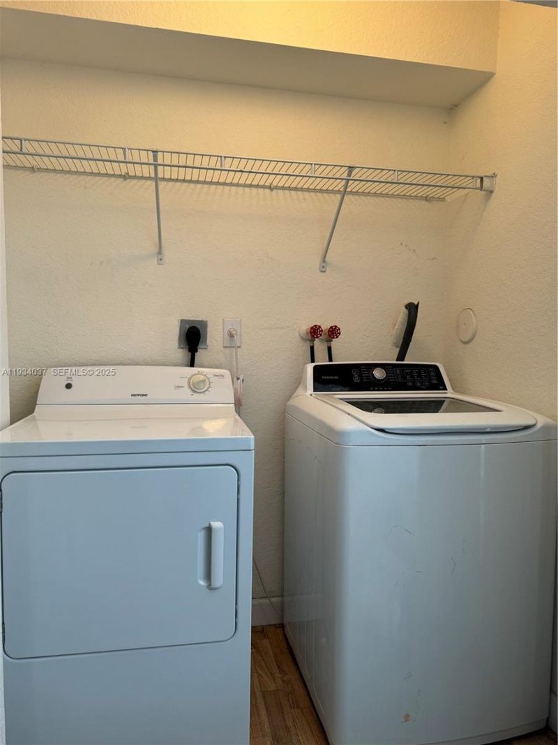 1043 SE 23rd Ave, Homestead, FL 33035 Photo