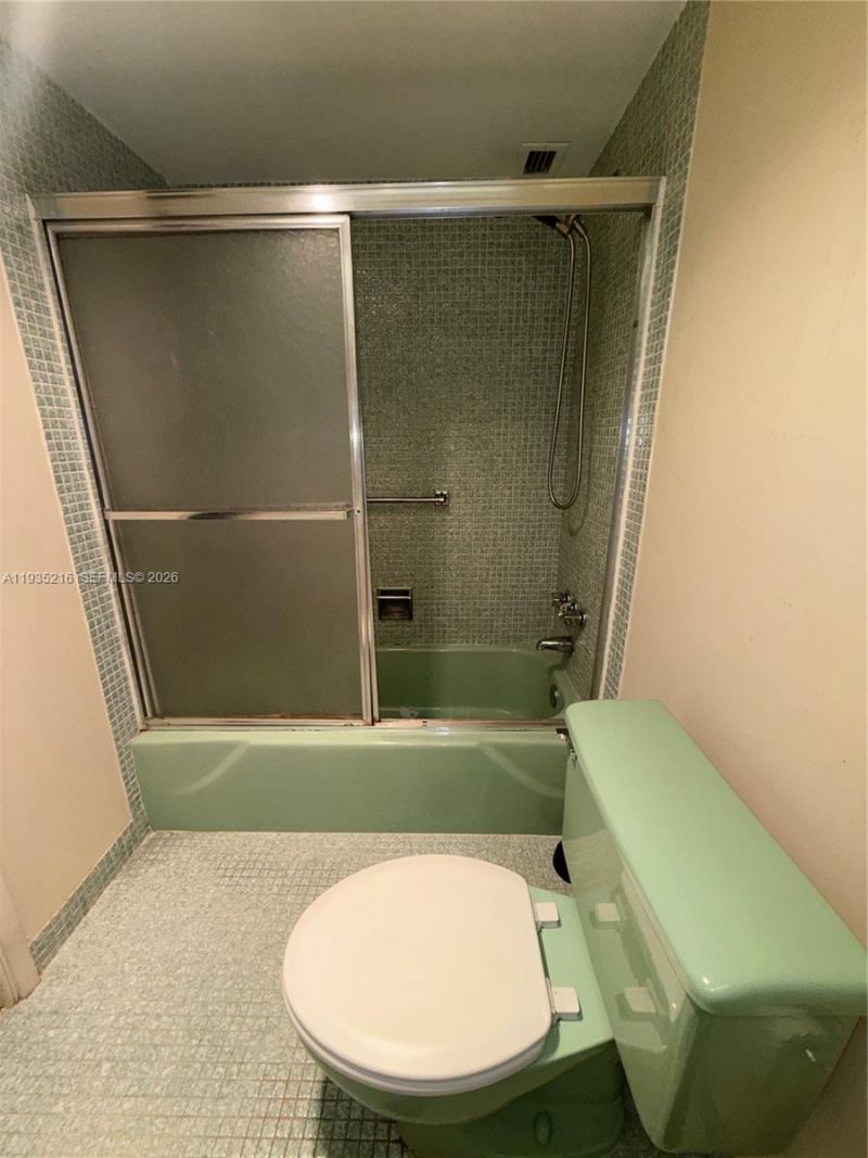 3250 N Palm Aire Dr, Unit 508, Pompano Beach, FL 33069 Photo