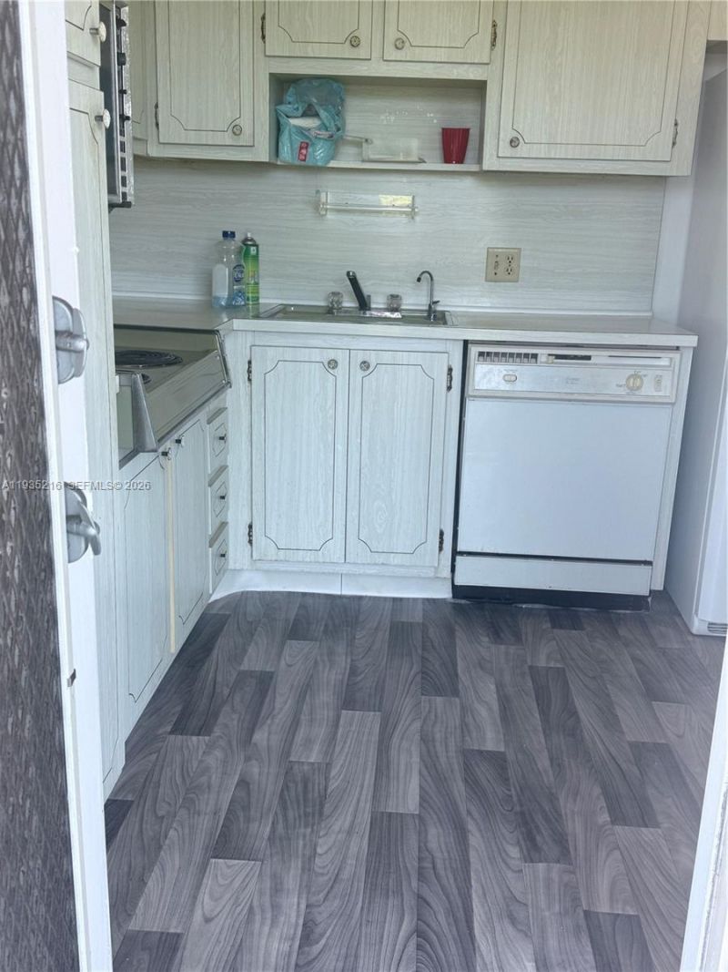 3250 N Palm Aire Dr, Unit 508, Pompano Beach, FL 33069 Photo