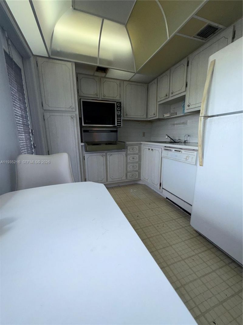 3250 N Palm Aire Dr, Unit 508, Pompano Beach, FL 33069 Photo