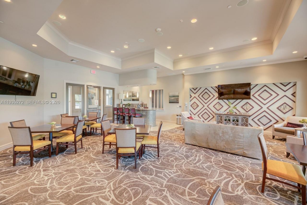 1023 Eucalyptus Dr, Hollywood, FL 33021 Photo