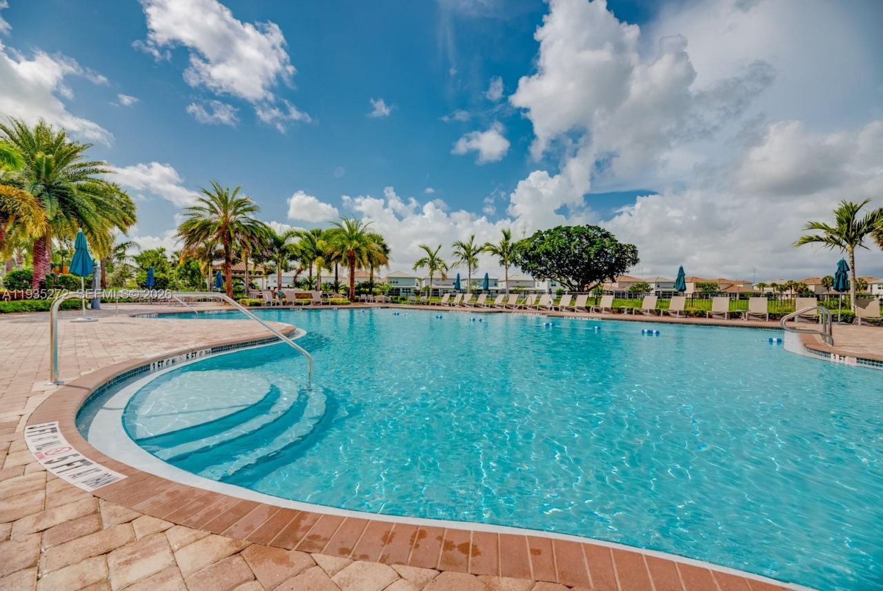 1023 Eucalyptus Dr, Hollywood, FL 33021 Photo