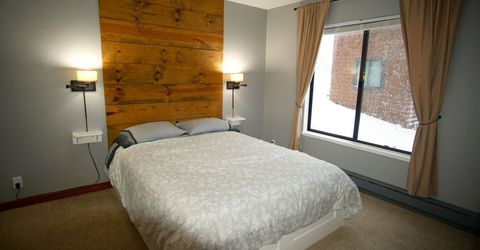 11723 Snowpeak Way, Truckee, CA 96161 Photo