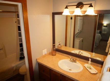 11723 Snowpeak Way, Truckee, CA 96161 Photo