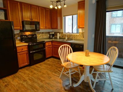 11723 Snowpeak Way, Truckee, CA 96161 Photo