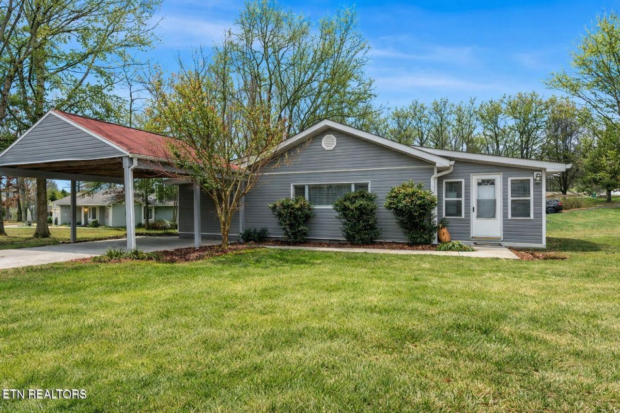 352 Lakeview Drive Crossville, TN 38558