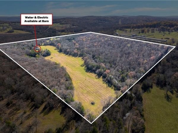 WC 136 Downing Road, Fayetteville, AR 72727