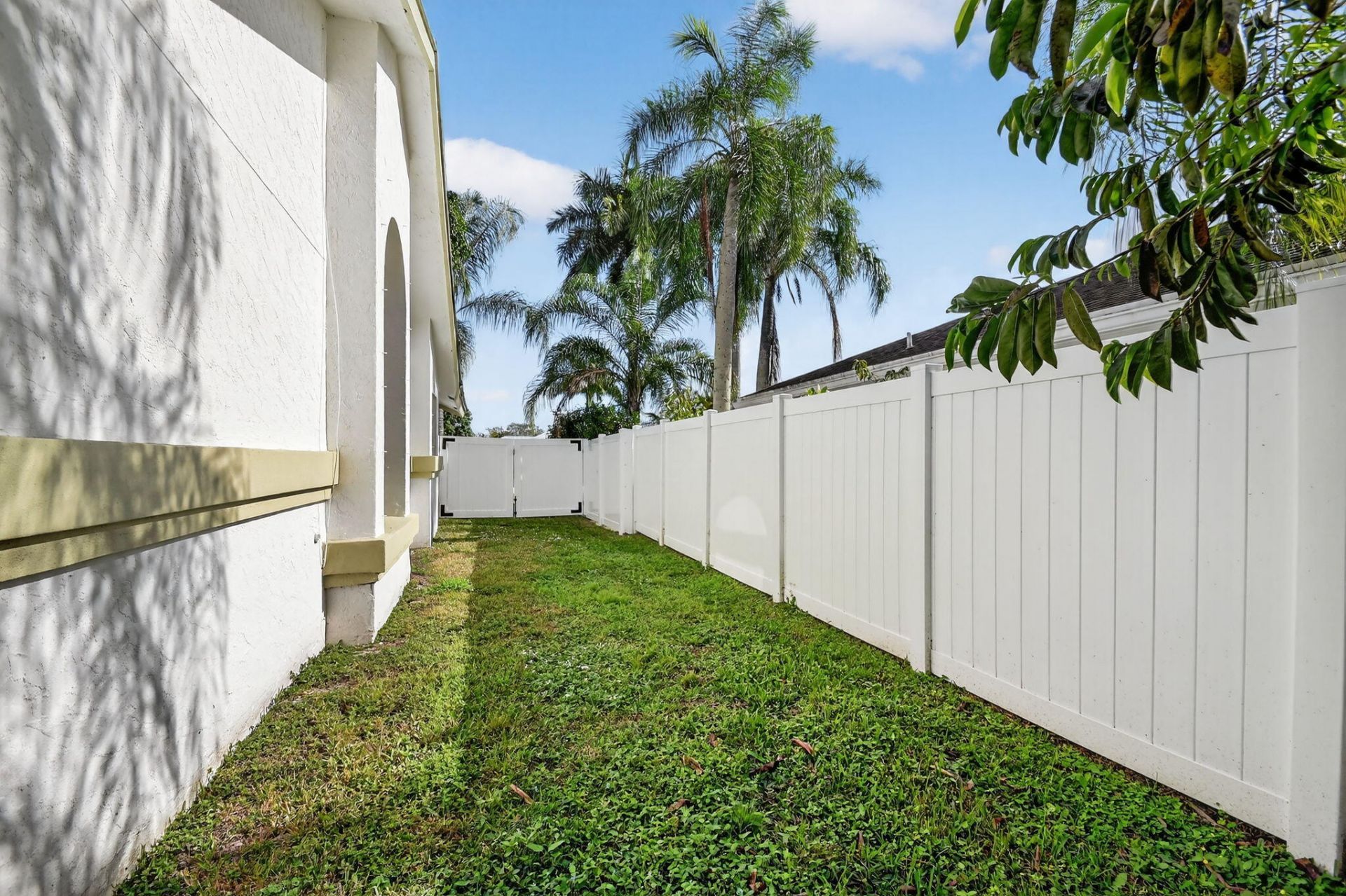 234 Ponce De Leon Street, Royal Palm Beach, FL 33411 Photo