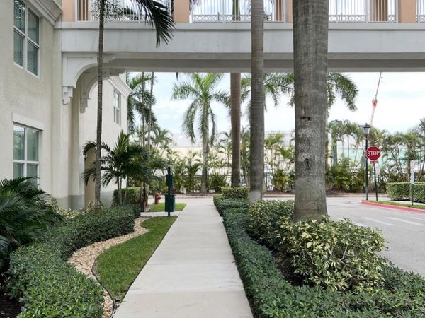 806 E Windward Way, Unit 216, Lantana, FL 33462