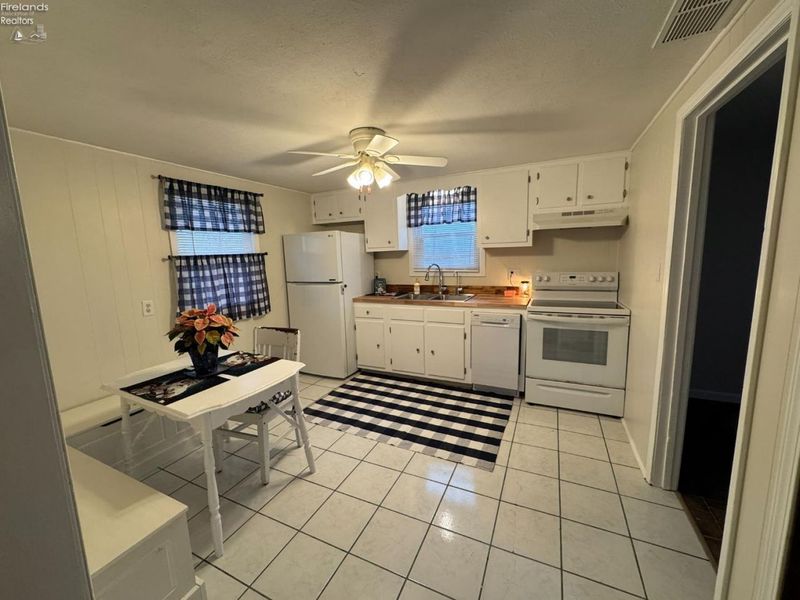 3131 S State Route 19, Oak Harbor, OH 43449 Photo 10