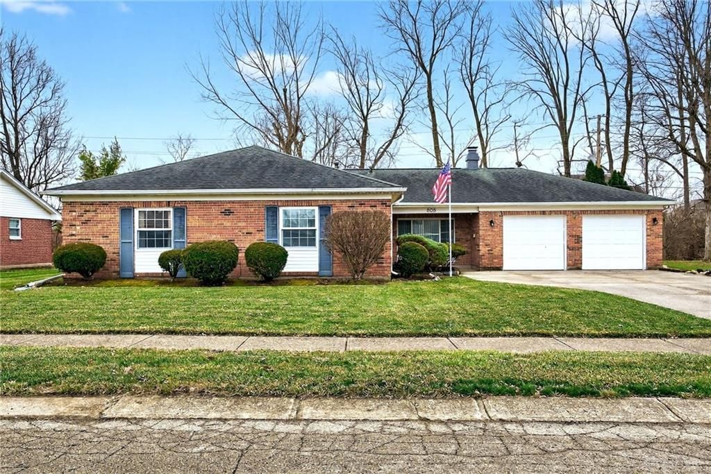 808 Fairgrove Way, Trotwood, OH 45426 Main Photo