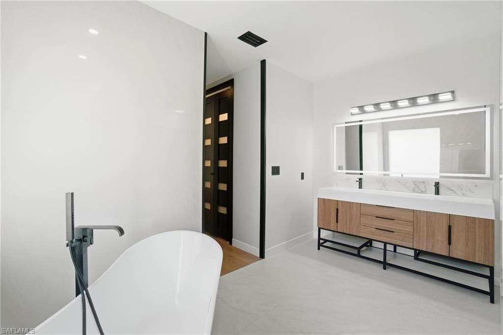 1506 Jewel Box Ave, Naples, FL 34102 Photo