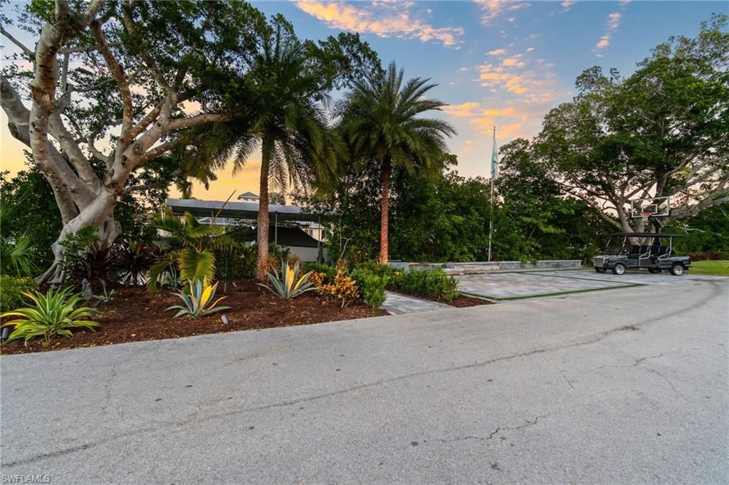 1506 Jewel Box Ave, Naples, FL 34102 Photo