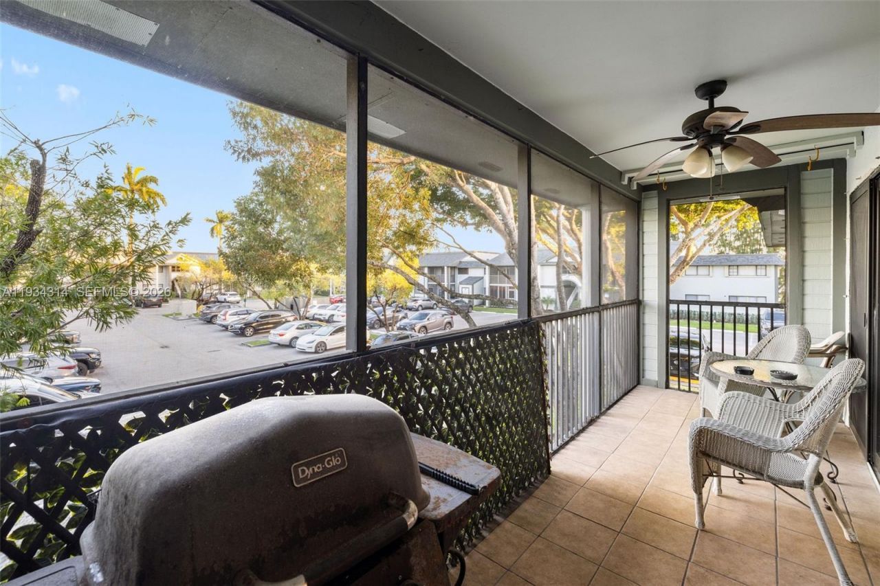 20741 NE 4th Ct, Unit 207, Miami, FL 33179 Photo