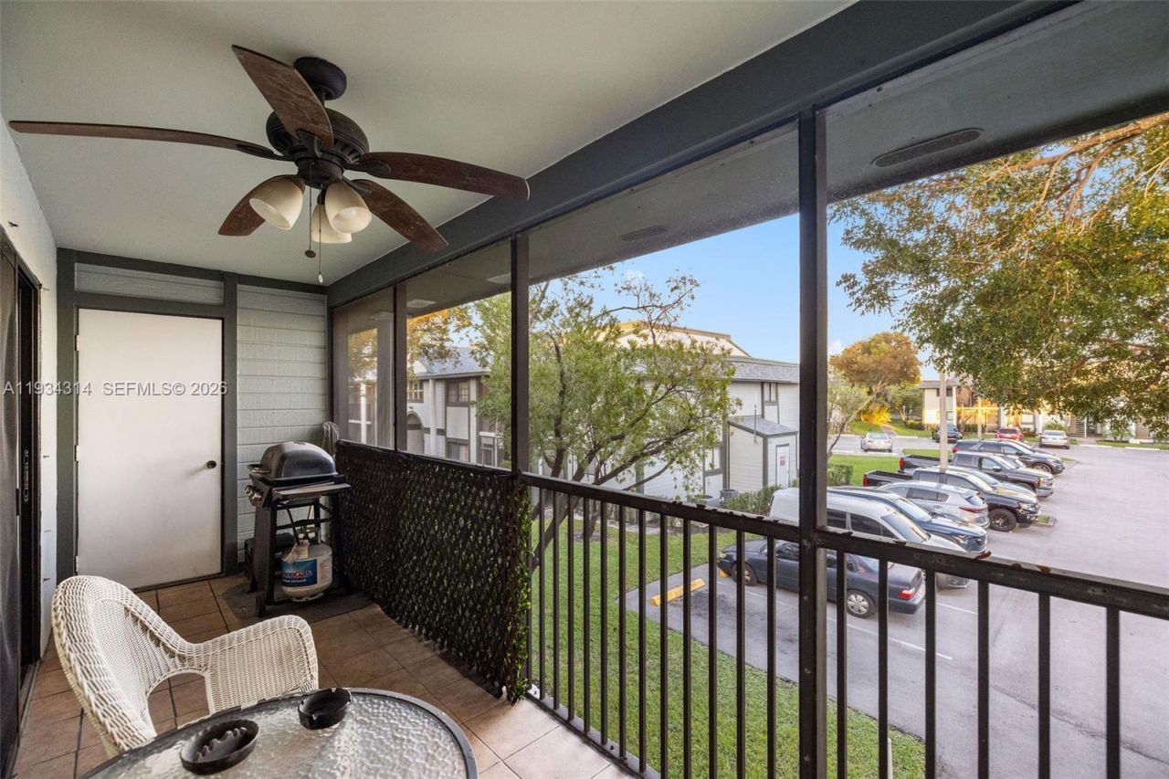 20741 NE 4th Ct, Unit 207, Miami, FL 33179 Photo