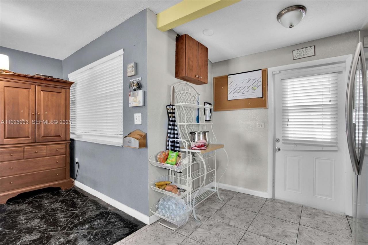 2410 Flamingo Dr, Miramar, FL 33023 Photo