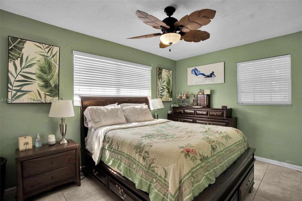 2410 Flamingo Dr, Miramar, FL 33023 Photo