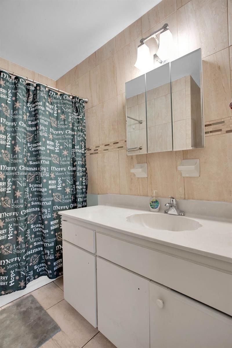 2410 Flamingo Dr, Miramar, FL 33023 Photo