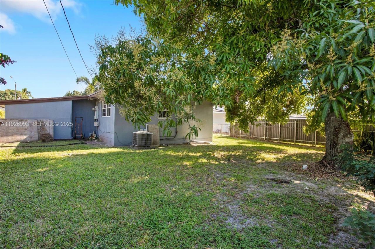 2410 Flamingo Dr, Miramar, FL 33023 Photo