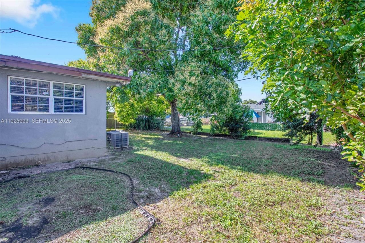 2410 Flamingo Dr, Miramar, FL 33023 Photo