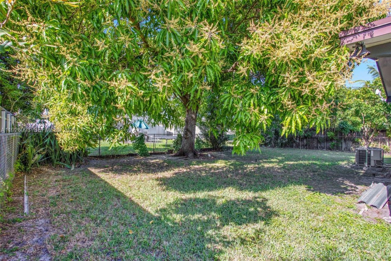 2410 Flamingo Dr, Miramar, FL 33023 Photo