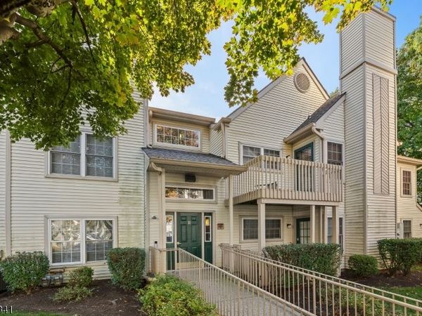 11 Evergreen Dr, Clifton, NJ 07014