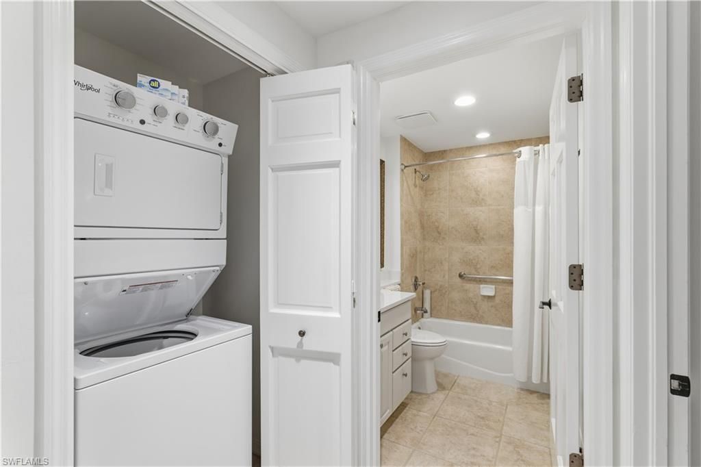 221 9th St S, Unit 123, Naples, FL 34102 Photo