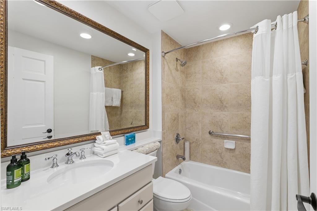 221 9th St S, Unit 123, Naples, FL 34102 Photo