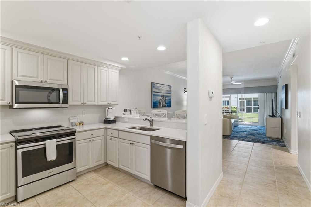 221 9th St S, Unit 123, Naples, FL 34102 Photo