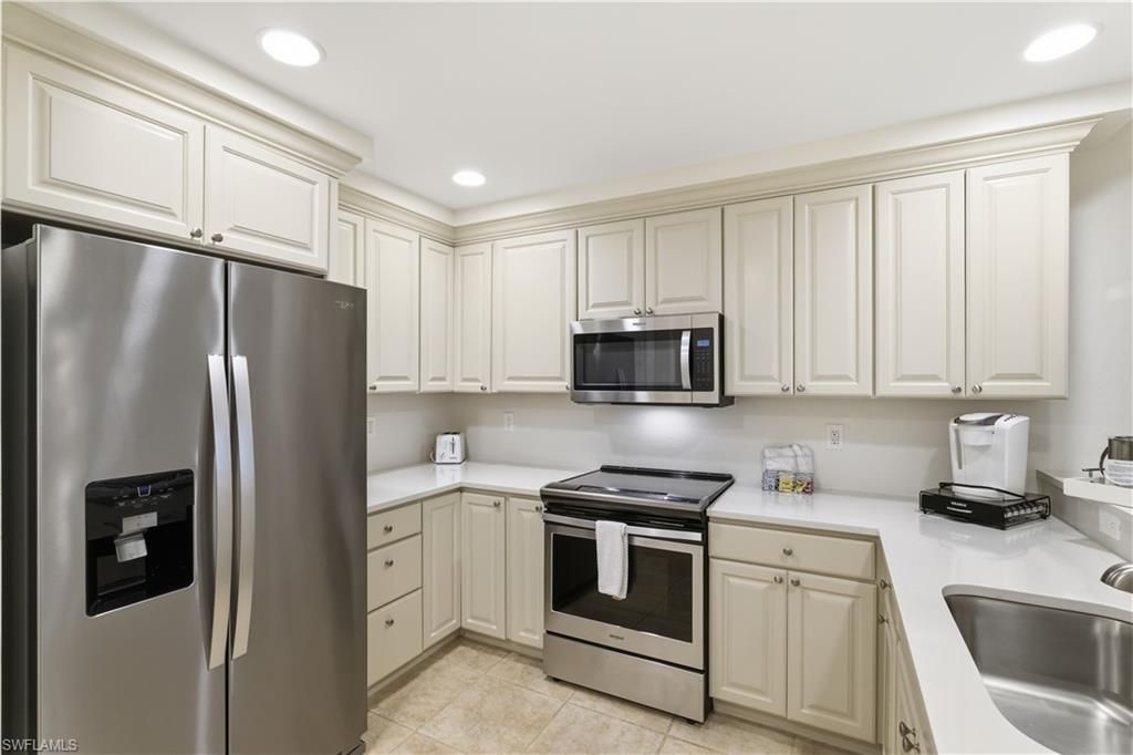 221 9th St S, Unit 123, Naples, FL 34102 Photo