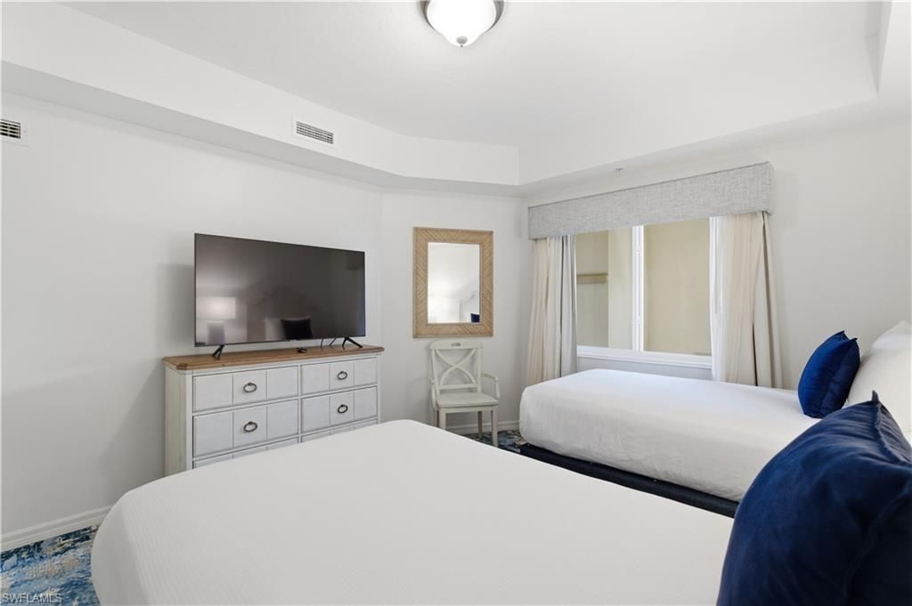 221 9th St S, Unit 217, Naples, FL 34102 Photo