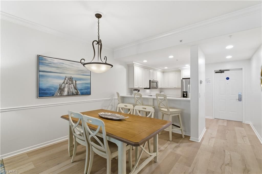 221 9th St S, Unit 217, Naples, FL 34102 Photo