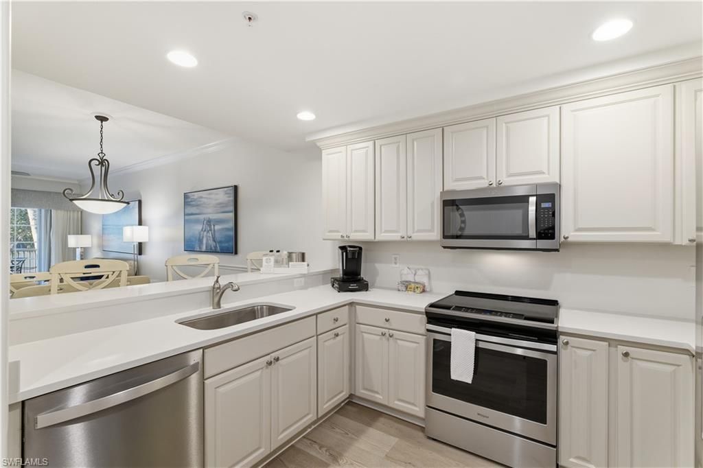 221 9th St S, Unit 217, Naples, FL 34102 Photo